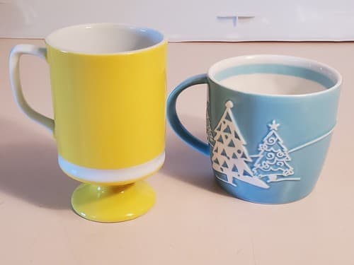 8oz. COFFEE MUG LOT OF 2. STARBUCKS Blue Winter 2007 Mug & Japan 8oz. Yellow Mug - Thumbnail 16