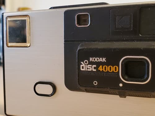 Vintage 1983 Kodak Disc 4000 Camera by EASTMAN KODAK COMPANY with strap - Thumbnail 8
