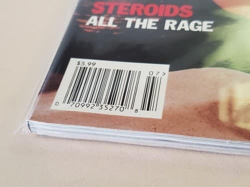 PLAYBOY Magazine 2001 July. Pamela Anderson. Interview: Johnny Knoxville. - Thumbnail 5