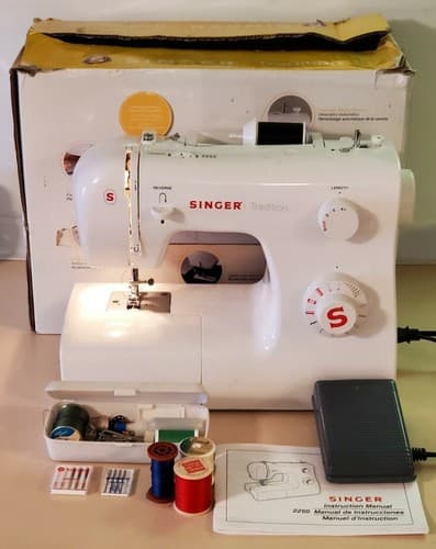 Singer Tradition Model 2250 Electric Sewing Machine. Bundle unit, pedal orig box - Image 1