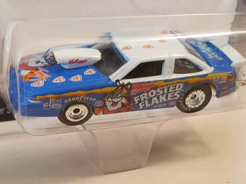 JOHNNY LIGHTNING Racing Dreams car 1999 Frosted Flakes. 153-02. NEW SEALED Pack - Thumbnail 4