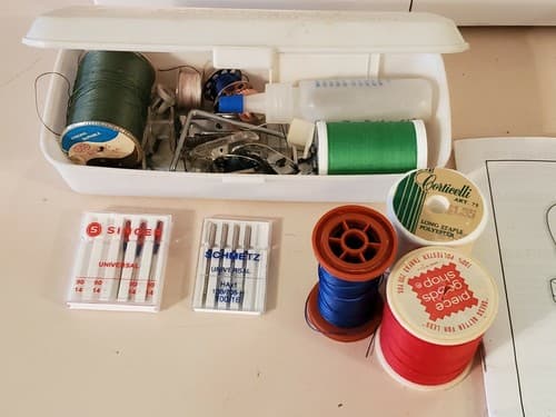 Singer Tradition Model 2250 Electric Sewing Machine. Bundle unit, pedal orig box - Thumbnail 7