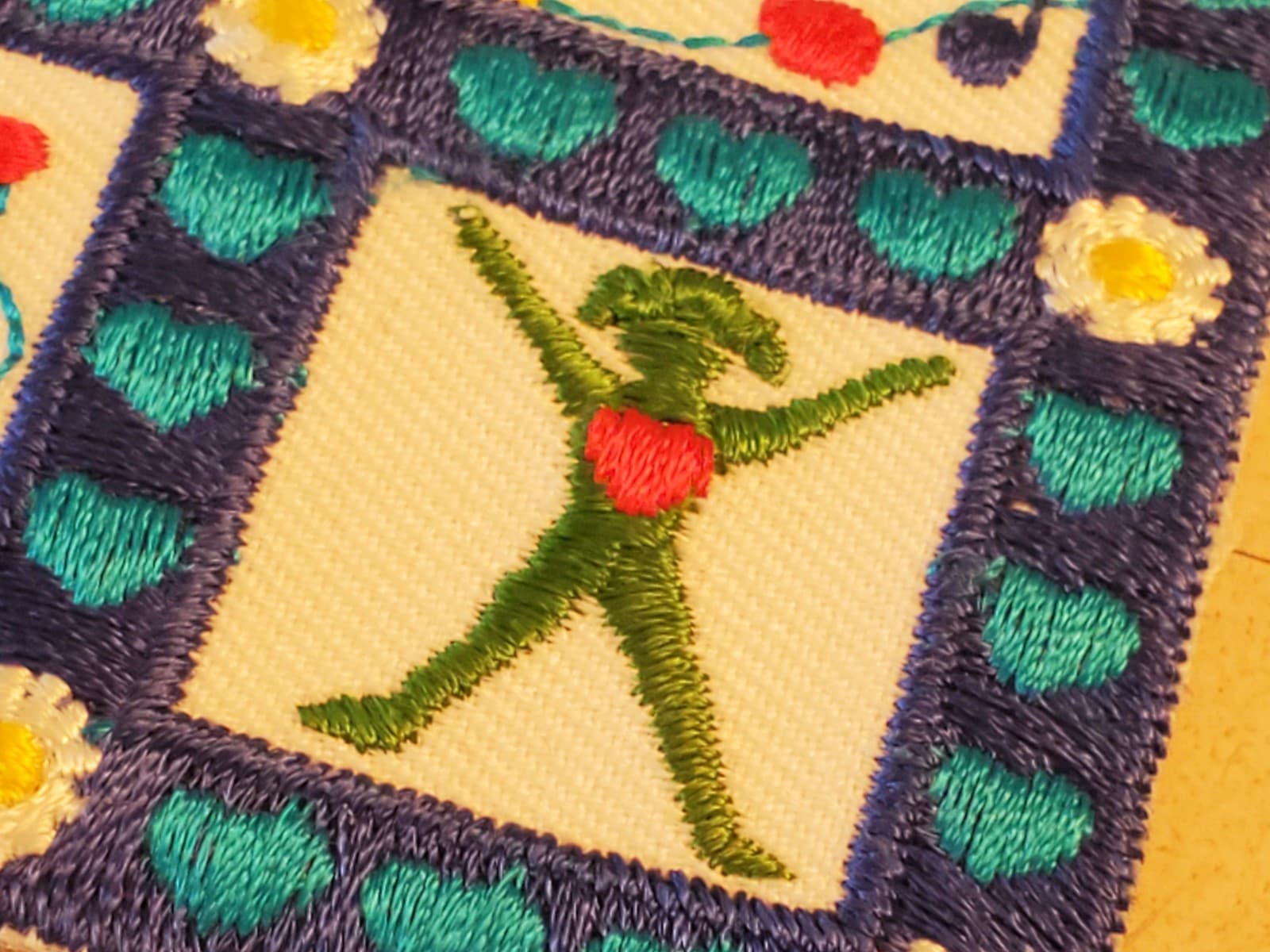 GIRL SCOUTS Patch '1997 85th Anniversary' GSA Embroidered Iron-on. NEW Loose - Thumbnail 5