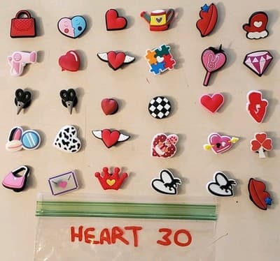 LOT(30) CROCS Charms 'HEART' shoe jibbitz for sandals cloggs. Fits adult & youth - Image 1