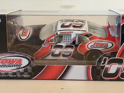 NASCAR ACTION RACING Car 2009 Iowa Speedway 09. NEW. - Thumbnail 5
