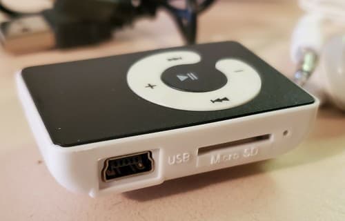 NEW MP3 Multimedia Music Player Kit. Super compact White player with belt clip. - Image 1