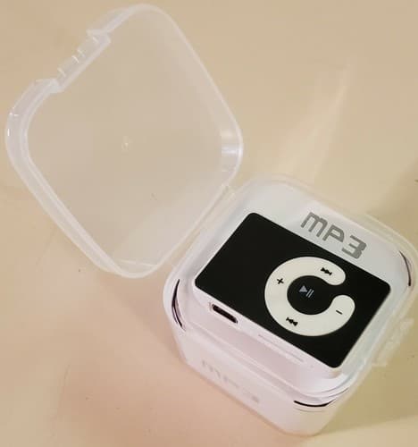 NEW MP3 Multimedia Music Player Kit. Super compact White player with belt clip. - Thumbnail 9