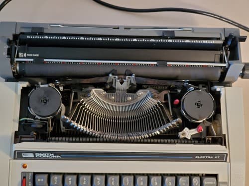 SMITH CORONA 3L Electra XT Electronic Typewriter Sterling Cartridge extra ribbon - Thumbnail 8