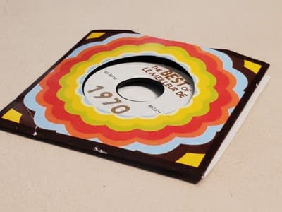 Dollhouse small 45 record with sleeve. THE BEST OF 1970 LE MEILLEUR DE music - Thumbnail 10