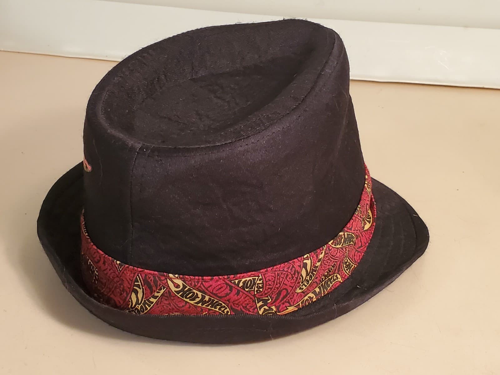 Vintage HOT WHEELS Fedora Hat with Red HW band and flame logo. RARE Black felt - Thumbnail 8