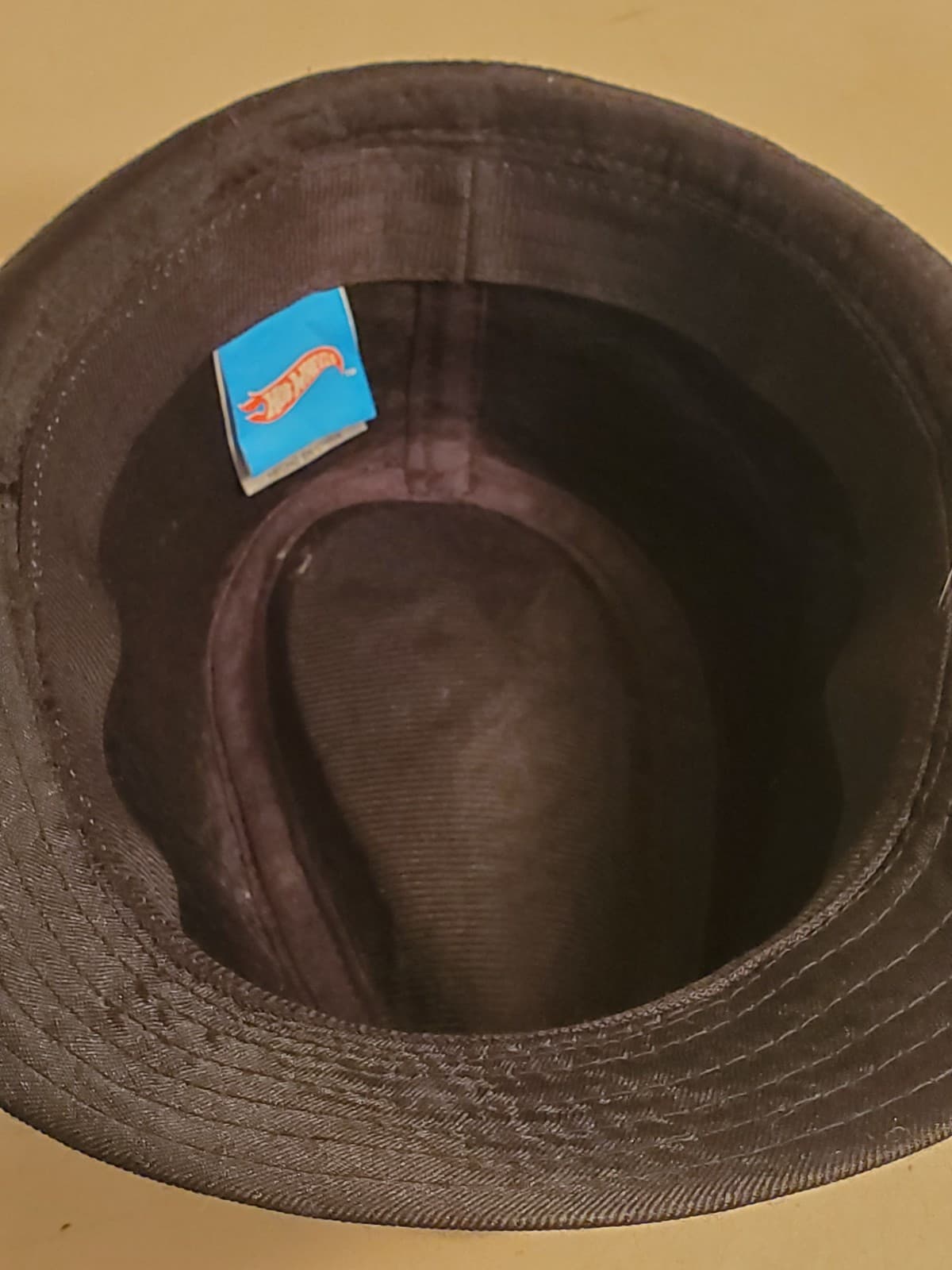 Vintage HOT WHEELS Fedora Hat with Red HW band and flame logo. RARE Black felt - Thumbnail 11