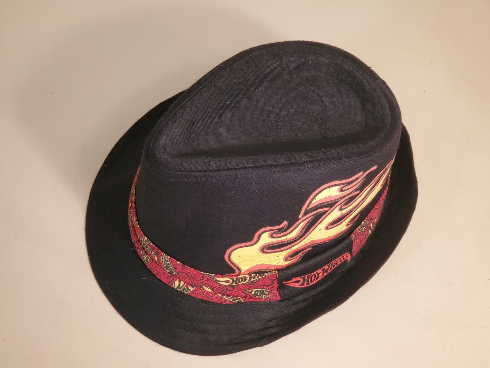 Vintage HOT WHEELS Fedora Hat with Red HW band and flame logo. RARE Black felt - Thumbnail 7