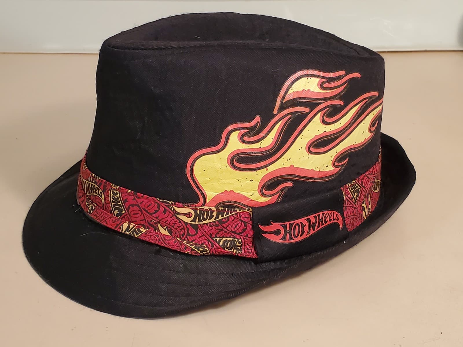 Vintage HOT WHEELS Fedora Hat with Red HW band and flame logo. RARE Black felt - Image 1