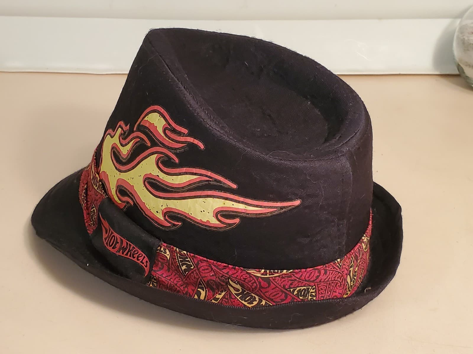 Vintage HOT WHEELS Fedora Hat with Red HW band and flame logo. RARE Black felt - Thumbnail 10