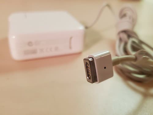 Genuine Original Apple Macbook Pro AC Adapter. Used, excellent condition. - Thumbnail 4