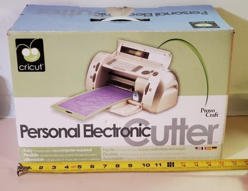CRICUT CRV001 Personal Elec Cut Machine. Bundle unit, orig box mat, 2 cartridges - Thumbnail 3