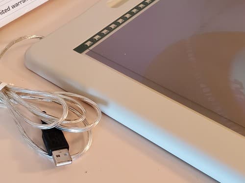 MEDION MD9570 PC USB Graphics Tablet with cordless mouse and drawing pen. Bundle - Thumbnail 4