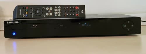 Samsung HDMI Blu Ray DVD Disc Player (#BD-P1500). Bundle original remote control - Image 1