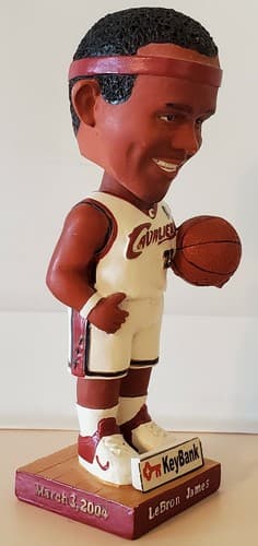NBA Bobblehead - LeBron James Cleveland Cavaliers Basketball. ROOKIE season - Thumbnail 4