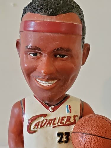 NBA Bobblehead - LeBron James Cleveland Cavaliers Basketball. ROOKIE season - Thumbnail 2