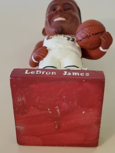 NBA Bobblehead - LeBron James Cleveland Cavaliers Basketball. ROOKIE season - Thumbnail 11