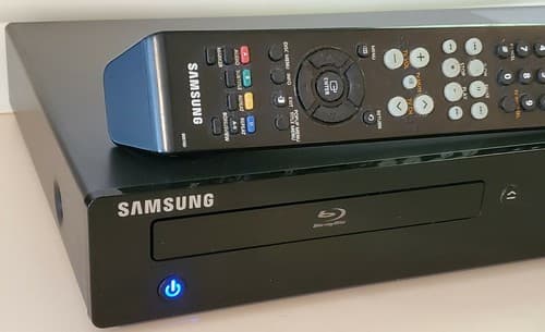 Samsung HDMI Blu Ray DVD Disc Player (#BD-P1500). Bundle original remote control - Thumbnail 4