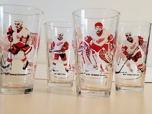 NHL Detroit Red Wings 2002 NEW Pint Glasses Set of 4. Arby's Collectors - Thumbnail 13