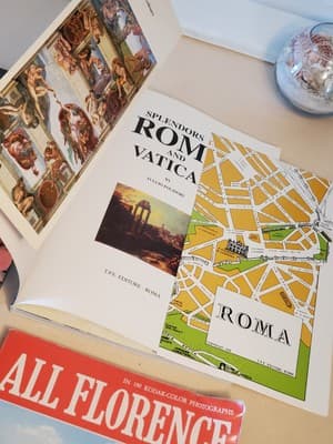 (6) LOT - ITALY Travel Books a.Ancient Rome b.Vatican City c.Rome + Vatican d.Pa - Thumbnail 13