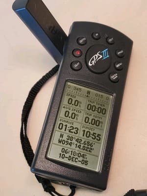 GARMIN GPS III Handheld Navigation Computer Tested works. Bundle unit, charger + - Thumbnail 4