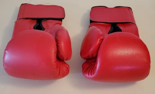 TITLE BOXING Classic Red Gloves. Adult Size, Genuine Leather Padded Gloves - Thumbnail 4