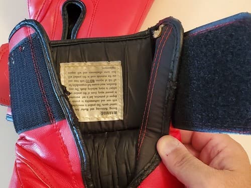 TITLE BOXING Classic Red Gloves. Adult Size, Genuine Leather Padded Gloves - Thumbnail 3