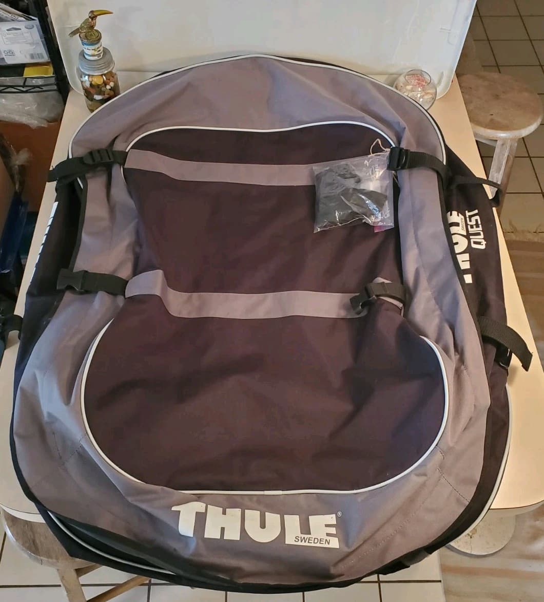 THULE QUEST Sweden 846 Rooftop Bag Car Cargo Carrier Holds 13 Cubic Feet PREMIUM - Image 1