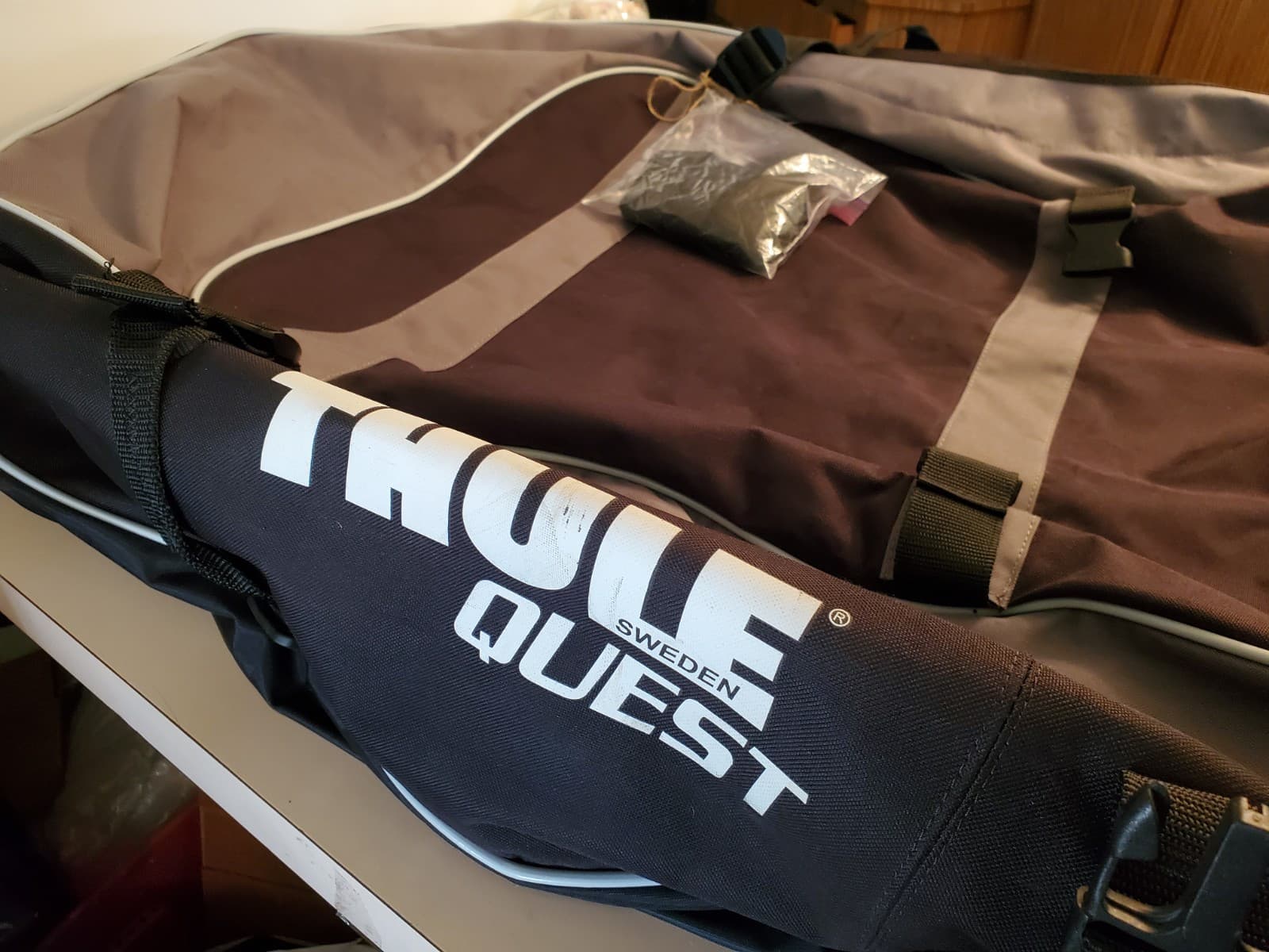 THULE QUEST Sweden 846 Rooftop Bag Car Cargo Carrier Holds 13 Cubic Feet PREMIUM - Thumbnail 4