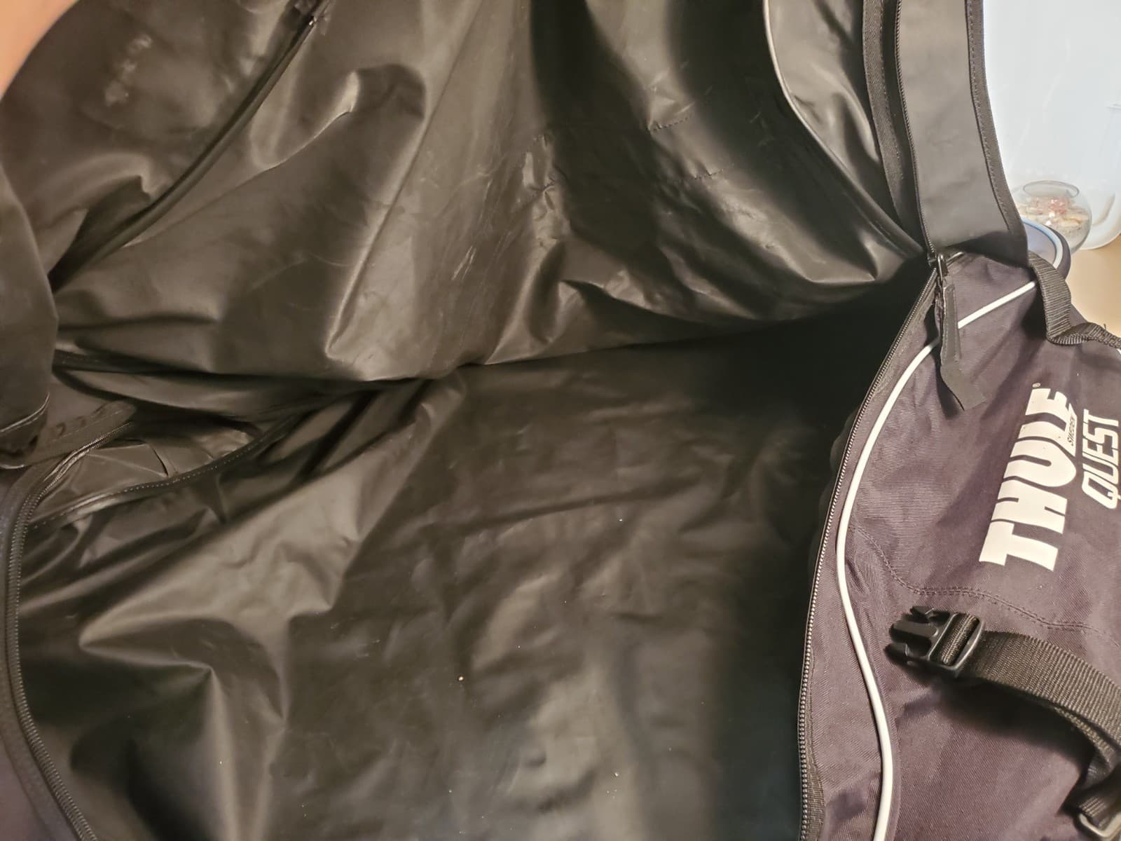 THULE QUEST Sweden 846 Rooftop Bag Car Cargo Carrier Holds 13 Cubic Feet PREMIUM - Thumbnail 10