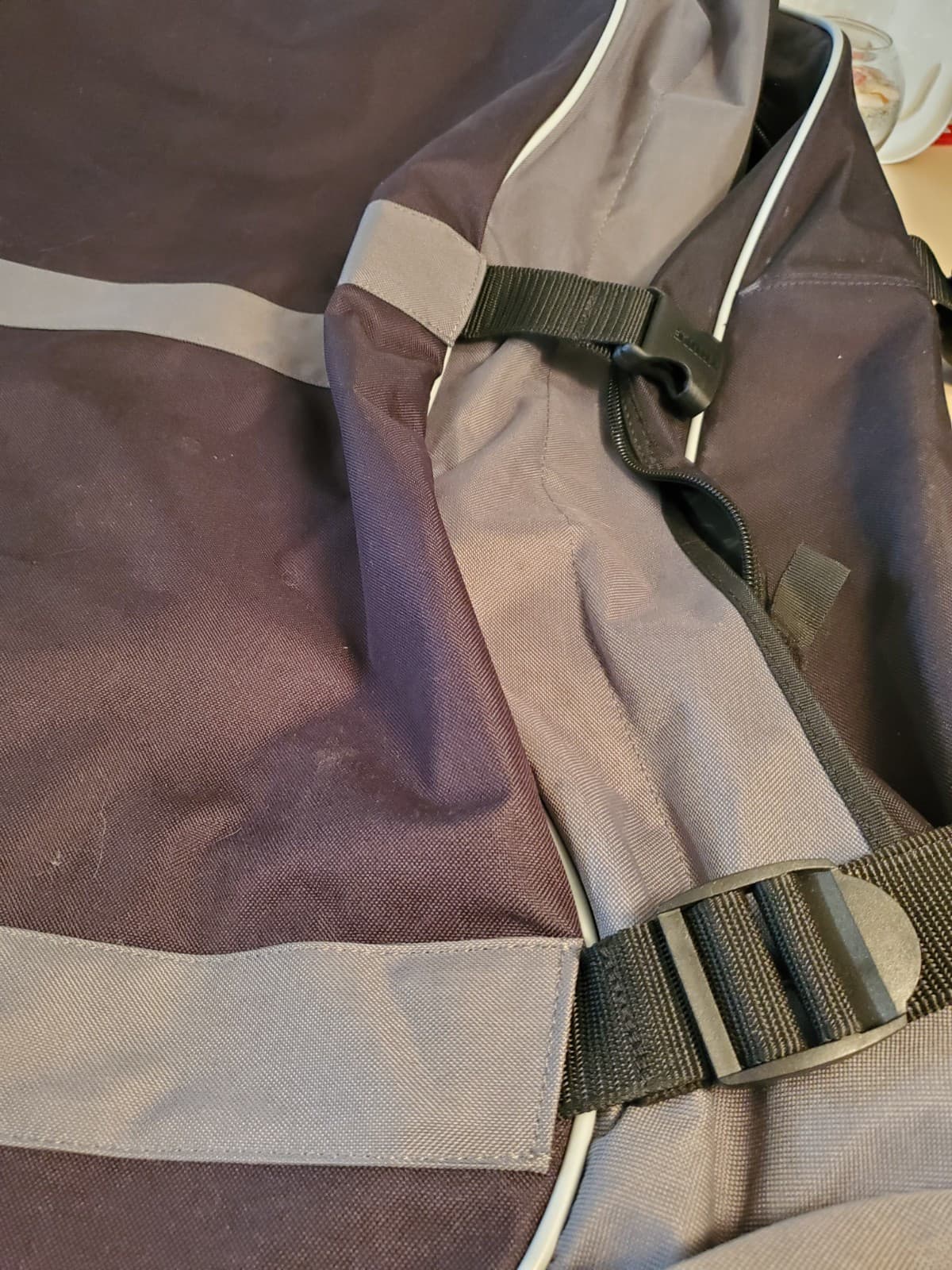 THULE QUEST Sweden 846 Rooftop Bag Car Cargo Carrier Holds 13 Cubic Feet PREMIUM - Thumbnail 15