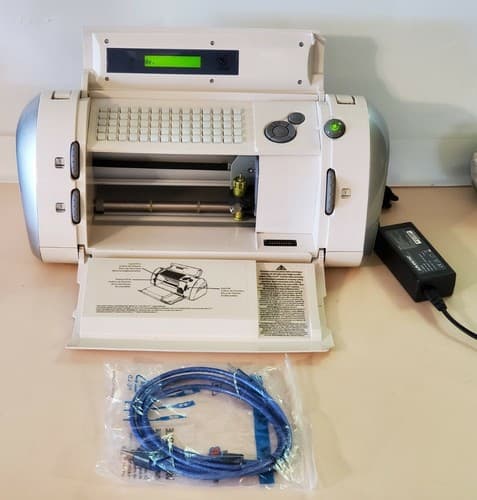 CRICUT Model CRV001 Personal Die Cutting Machine. Bundle unit, AC, data cable - Image 1