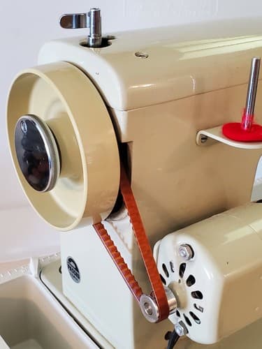 Wards Signature Sewing Machine Model UHC J265A. Stitch length control. Hard case - Thumbnail 7