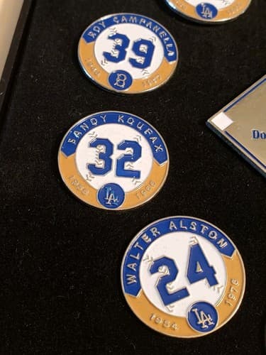 MLB DODGERS Retired Uniforms Ltd Ed Pin Set #8214 Brooklyn & LA Jackie Robinson - Thumbnail 7