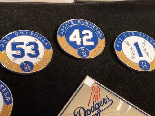 MLB DODGERS Retired Uniforms Ltd Ed Pin Set #8214 Brooklyn & LA Jackie Robinson - Thumbnail 5