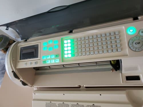 CRICUT Expression CREX001Personal Electronic Cutter w/ 2 Cartridges. Nice set. - Thumbnail 2