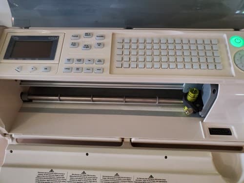 CRICUT Expression CREX001Personal Electronic Cutter w/ 2 Cartridges. Nice set. - Thumbnail 8