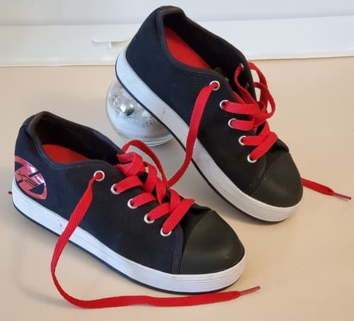 HEELYS 770494 HX2 Jazzy YOUTH 5 Roller Skate shoes, black red. 2x2 wheels. Used - Image 1