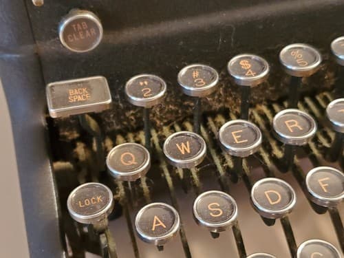 Vintage 1940s ROYAL TYPEWRITER KMM Magic Margin, Wide Carriage. Used, exc cond - Thumbnail 6