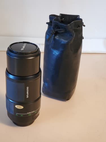 OLYMPUS Lens AF Zoom 70-210mm #1103032. 2 lens caps and leather bag. Japan. NICE - Image 1