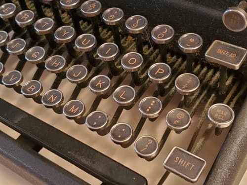 Vintage 1940s ROYAL TYPEWRITER KMM Magic Margin, Wide Carriage. Used, exc cond - Thumbnail 7