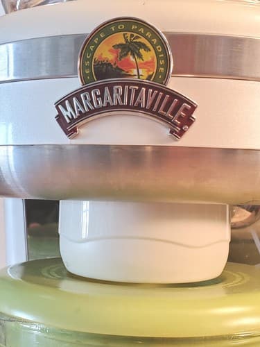 MARGARITAVILLE DM1000 Frozen Concoction Maker Blender by Sunbeam. Shave n Blend - Thumbnail 2