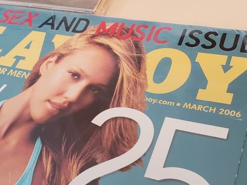 PLAYBOY Magazine 2006 Jan Feb Mar. Jessica Alba, Lisa Guerrero, Adrianne Curry. - Thumbnail 16