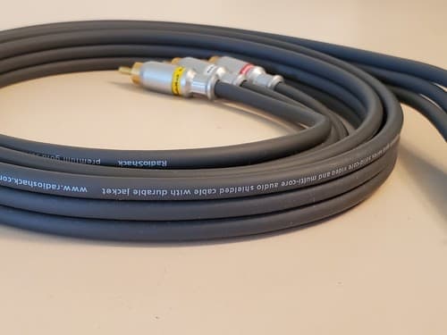 Stereo RCA Cable LOT OF TWO. a.RADIO SHACK Prem Gold 6ft RWY. b.Challenger-2 3ft - Thumbnail 15