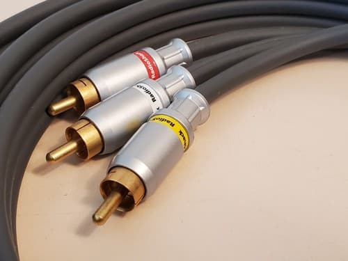 Stereo RCA Cable LOT OF TWO. a.RADIO SHACK Prem Gold 6ft RWY. b.Challenger-2 3ft - Thumbnail 11