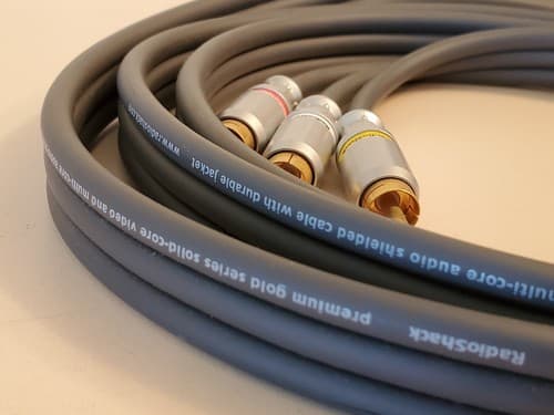 Stereo RCA Cable LOT OF TWO. a.RADIO SHACK Prem Gold 6ft RWY. b.Challenger-2 3ft - Thumbnail 10